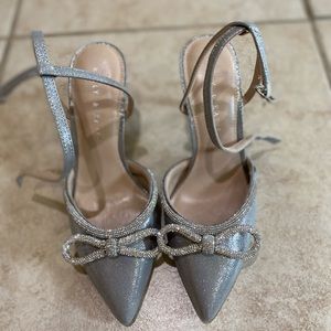 NWOT Rhinestone-studded bow pumps by Kelly & Katie